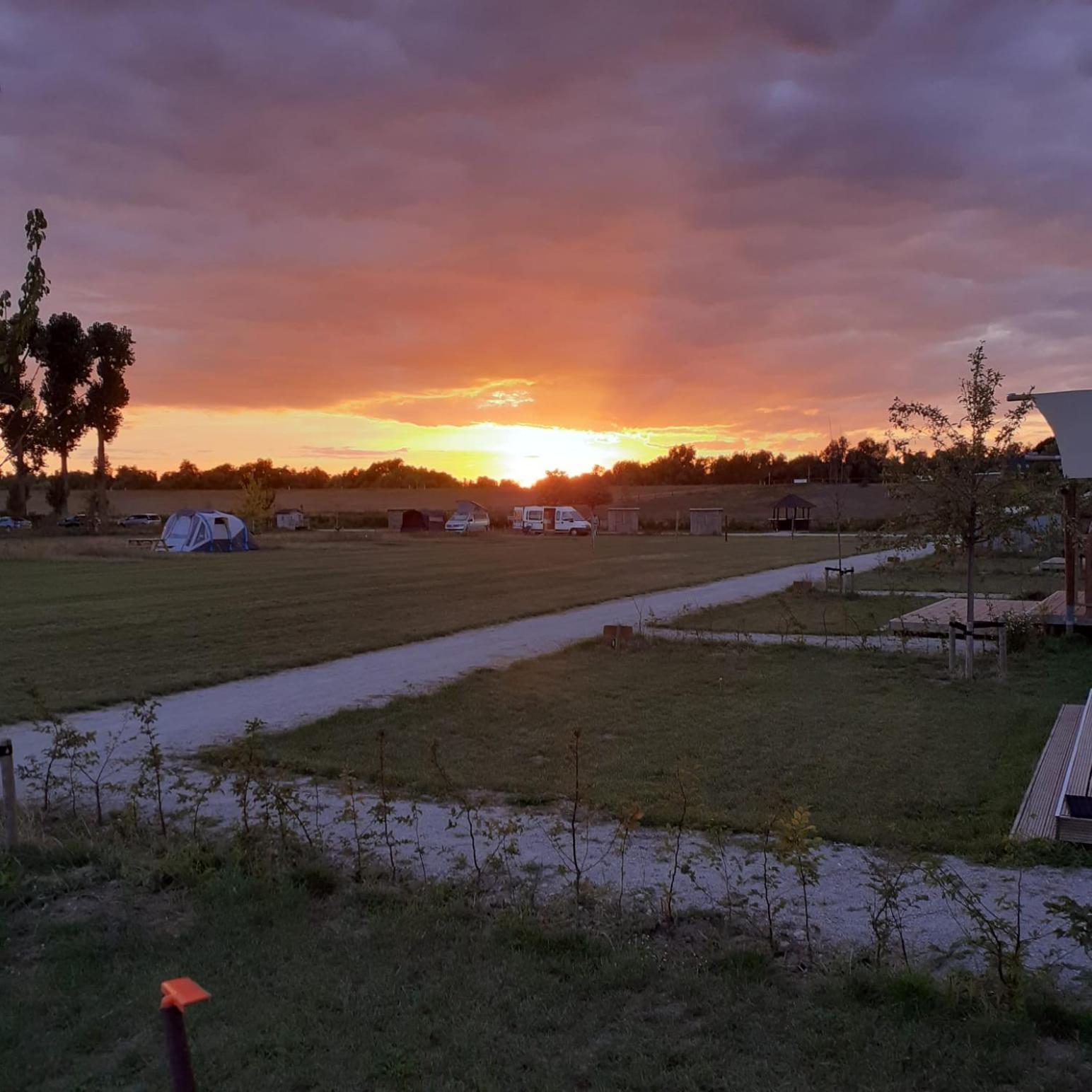 De Hazelaarshof Luxe Glampingtent Bij Natuurgebied De Millingerwaard Kekerdom Eksteriør bilde